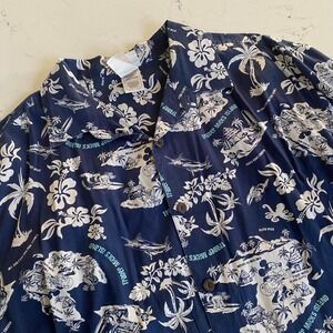 Disneyland resort Trader Micks surf  gear Hawaiian island men's shirt size‎ XL